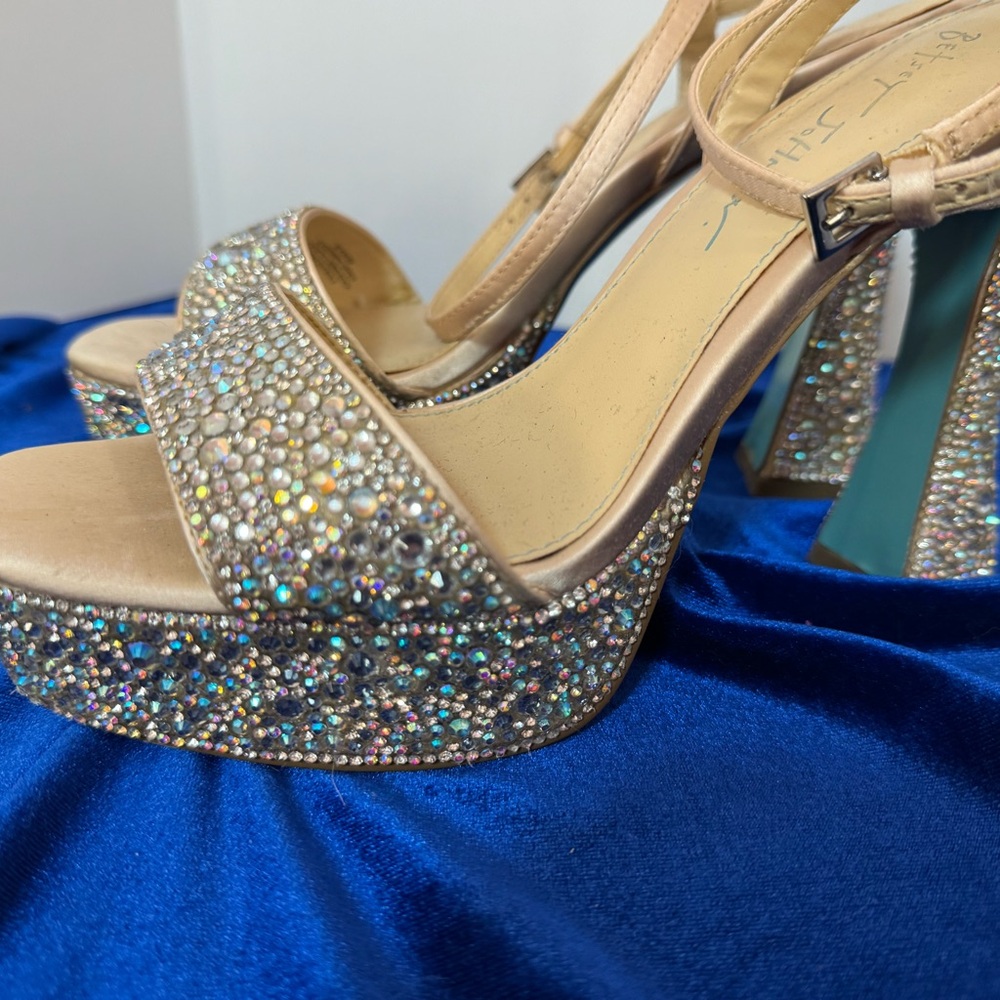 Betsey Johnson  Crystal Embellished Platform Sandals - Champagne 8 - Picture 3 of 7